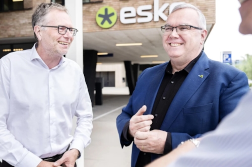 Kuvassa Eskon työntekijöitä