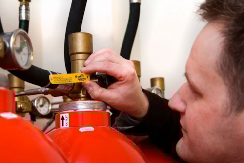 Inspectie blusgassysteem