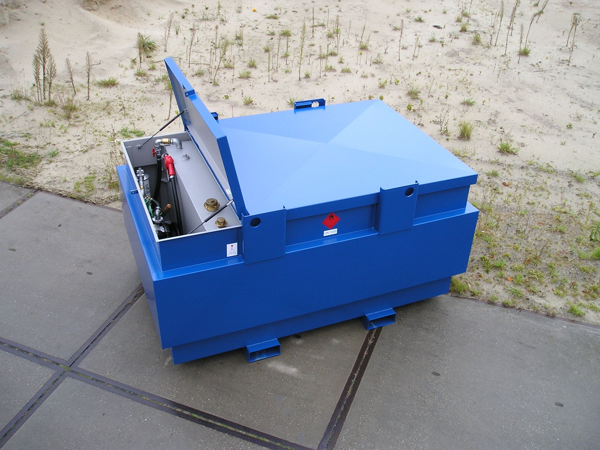 Niet-stationaire metalen opslag- en afleverinstallaties