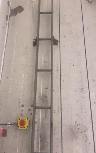 Säkert arbete - icke godkänd kabelstege som inte är konstruerade eller godkända för tillträde. 